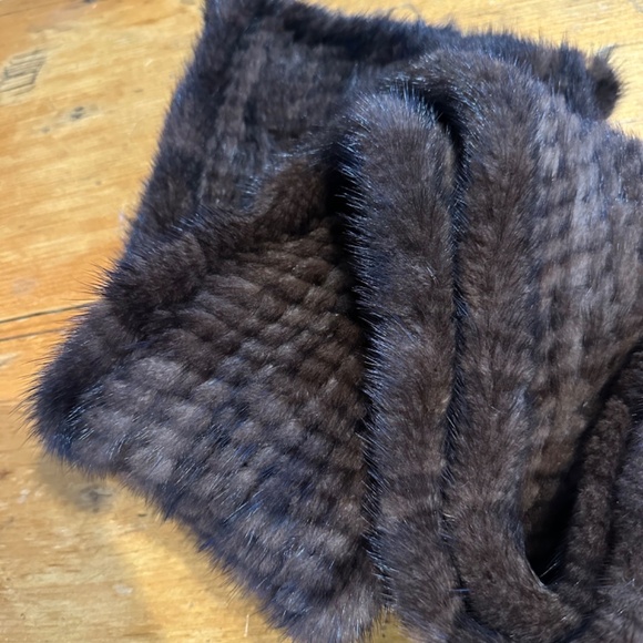 Woven Mink Scarf - Picture 3 of 5